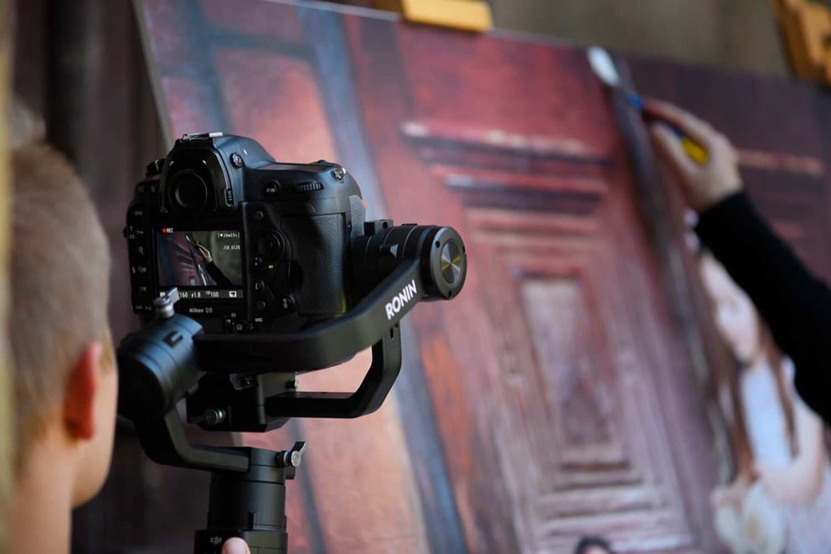 Painting-canvas-video