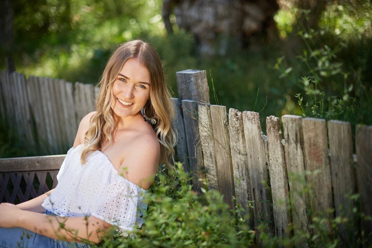 shannen-portrait-outdoor